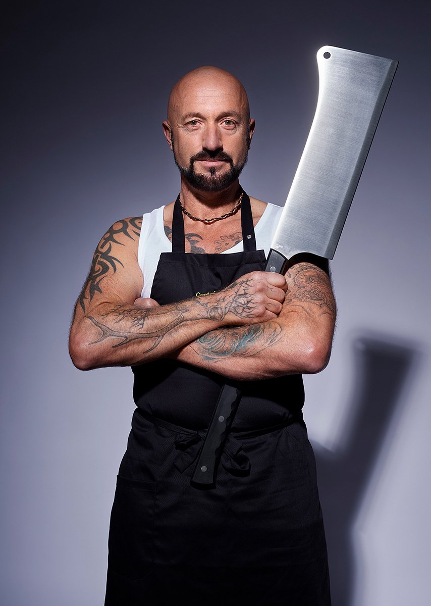 Metzgermeister mit Messer, FFH Kalender, Hessens Next Top-Handwerker